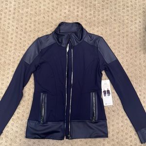 New with tag alo yoga motto jacket size S navy color